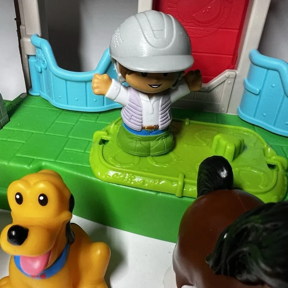 Fisher-Price Little People Friendly Horses Stable Barn Playset & 9 Figures